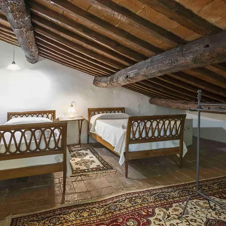 Madonnuccia By Mmega فيلة