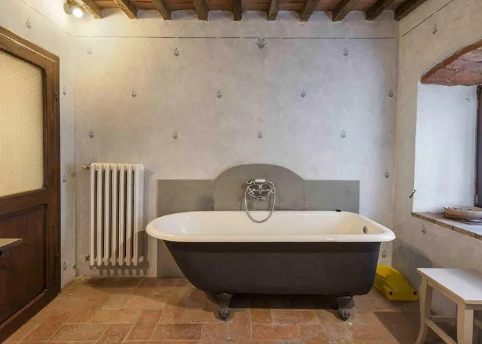 Madonnuccia By Mmega فيلة Falcigiano