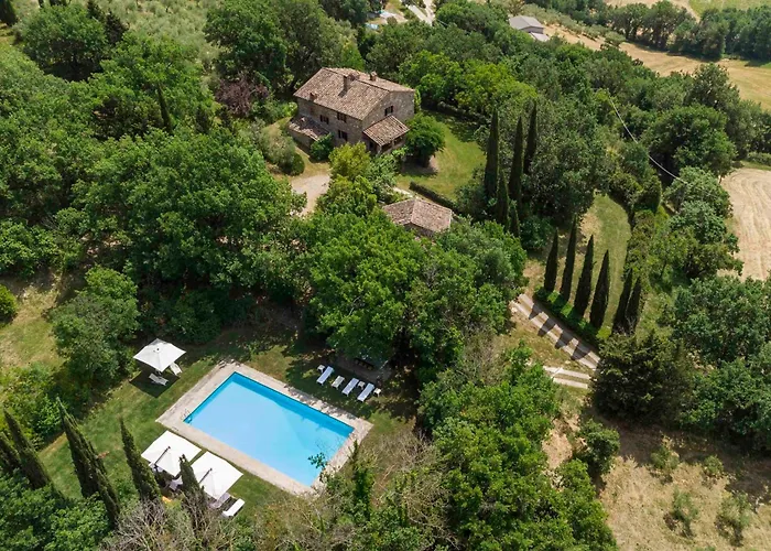 Madonnuccia By Mmega فيلة Falcigiano